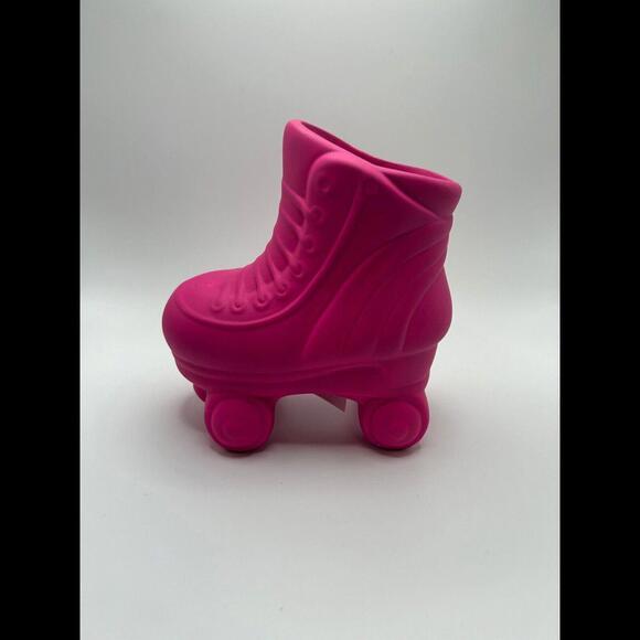 Decorative Pink Vessel Roller Skates - Picture 4 of 4